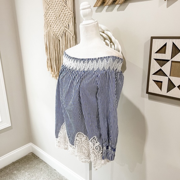Gibson Latimer Blue Striped Off the Shoulder Top Lace Accent Size Medium - Picture 3 of 9